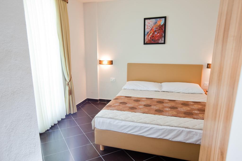 Hotel Sirena Podgora Εξωτερικό φωτογραφία