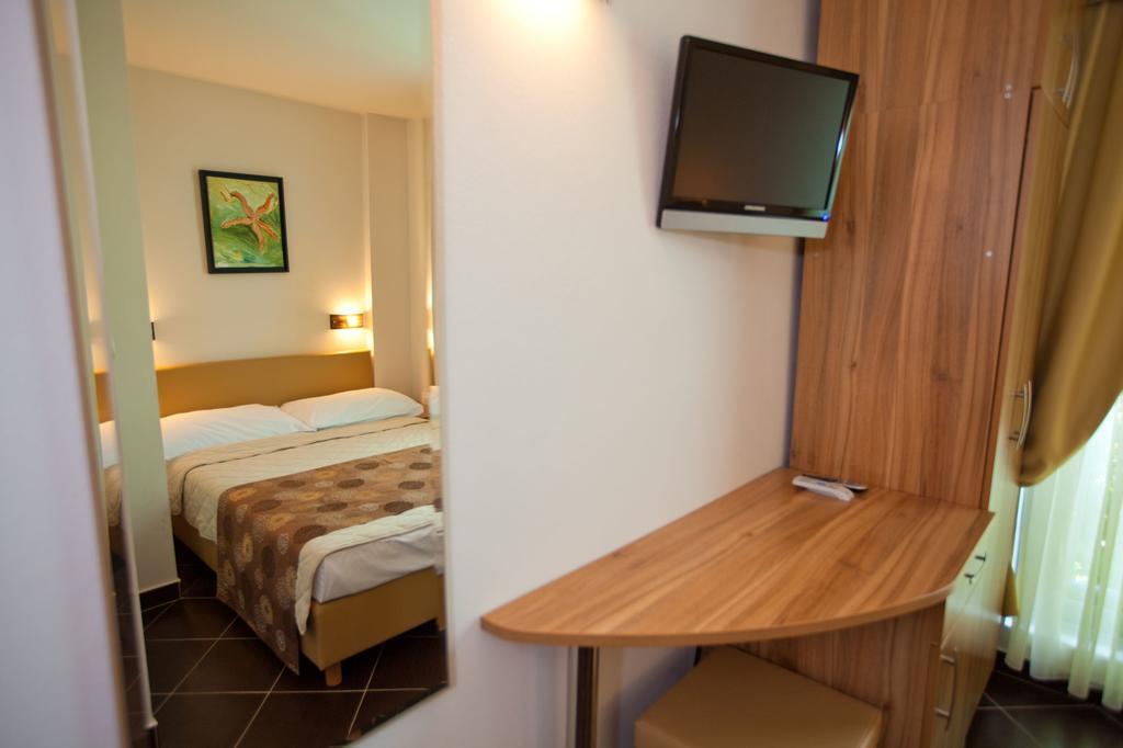 Hotel Sirena Podgora Εξωτερικό φωτογραφία